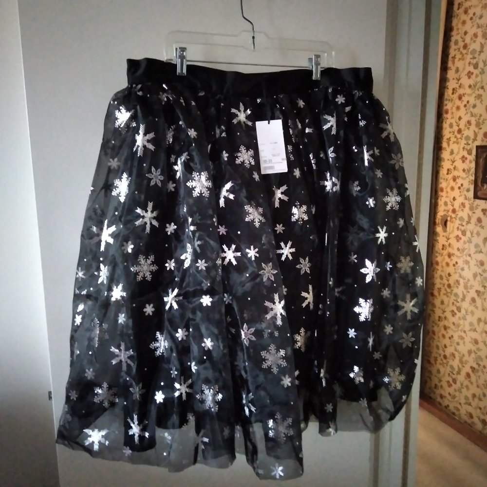 Festive Winter Silver Snowflake Black Skirt, NWT,  2XL